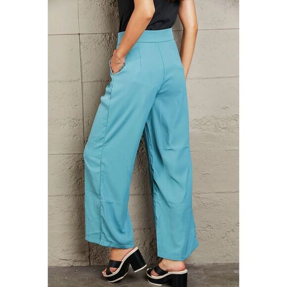 Wide Leg Buttoned Pants - Picture 3 of 3